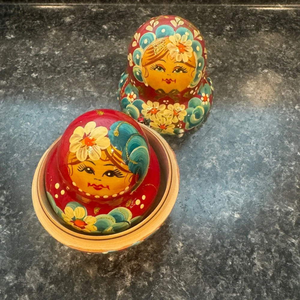 Russian Nesting Dolls Matryoshka 10 Piece Set Red Floral Hand Painted Wood 6in
